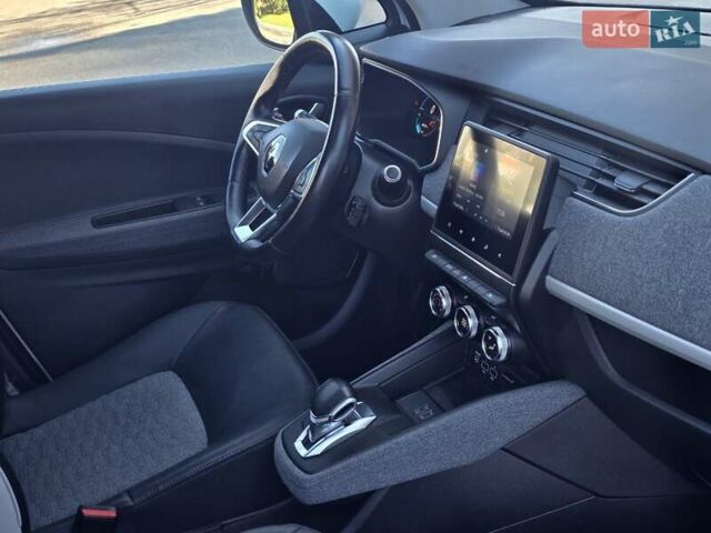 Белый Рено Зое, объемом двигателя 0 л и пробегом 85 тыс. км за 12999 $, фото 34 на Automoto.ua