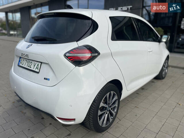 Белый Рено Зое, объемом двигателя 0 л и пробегом 106 тыс. км за 12299 $, фото 38 на Automoto.ua
