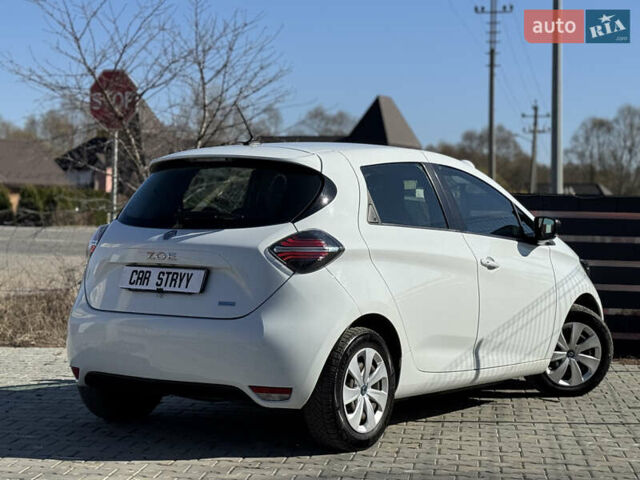 Белый Рено Зое, объемом двигателя 0 л и пробегом 105 тыс. км за 11900 $, фото 3 на Automoto.ua