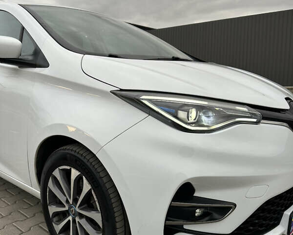 Белый Рено Зое, объемом двигателя 0 л и пробегом 88 тыс. км за 12300 $, фото 14 на Automoto.ua