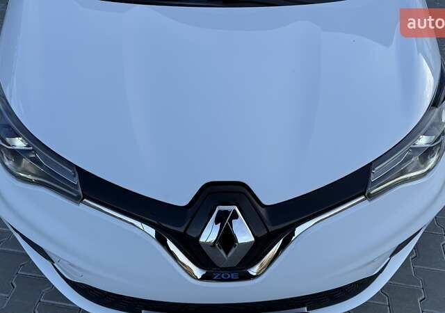 Белый Рено Зое, объемом двигателя 0 л и пробегом 124 тыс. км за 12499 $, фото 10 на Automoto.ua