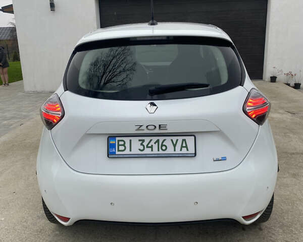 Белый Рено Зое, объемом двигателя 0 л и пробегом 94 тыс. км за 12400 $, фото 1 на Automoto.ua