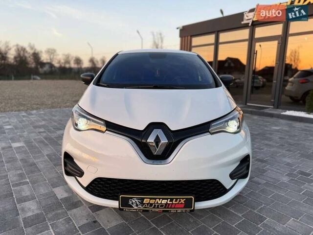 Белый Рено Зое, объемом двигателя 0 л и пробегом 92 тыс. км за 11499 $, фото 5 на Automoto.ua