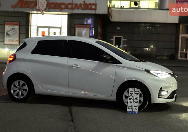 Белый Рено Зое, объемом двигателя 0 л и пробегом 44 тыс. км за 12950 $, фото 6 на Automoto.ua