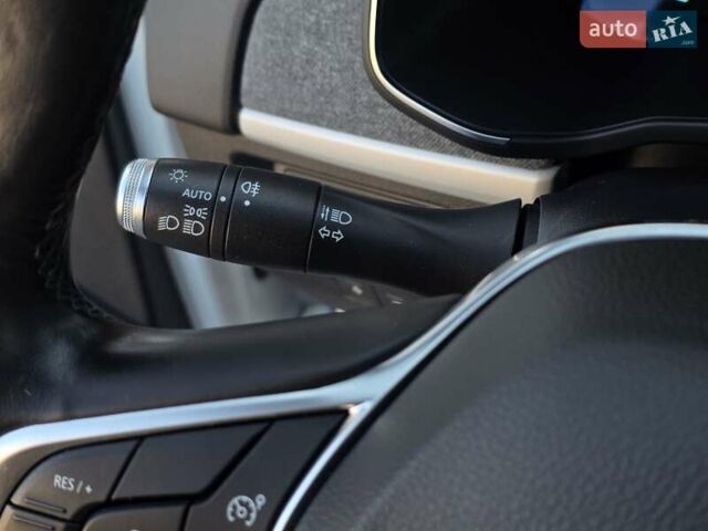 Белый Рено Зое, объемом двигателя 0 л и пробегом 85 тыс. км за 12999 $, фото 42 на Automoto.ua