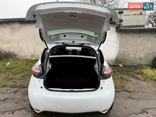 Білий Рено Зое, об'ємом двигуна 0 л та пробігом 23 тис. км за 13150 $, фото 63 на Automoto.ua