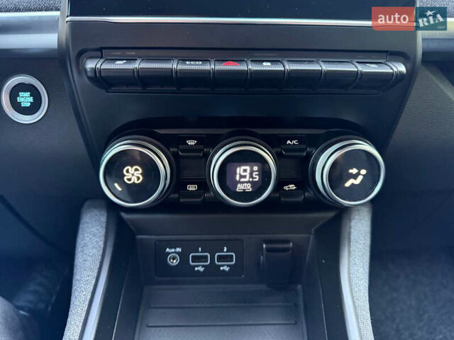 Белый Рено Зое, объемом двигателя 0 л и пробегом 118 тыс. км за 12900 $, фото 20 на Automoto.ua