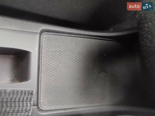 Білий Рено Зое, об'ємом двигуна 0 л та пробігом 39 тис. км за 13700 $, фото 25 на Automoto.ua