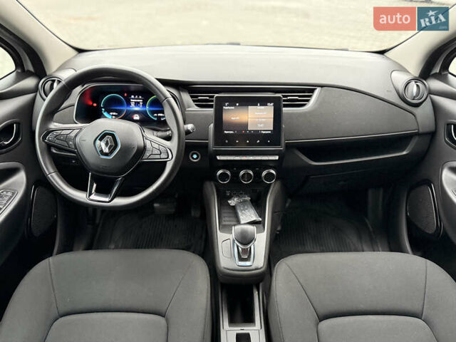 Білий Рено Зое, об'ємом двигуна 0 л та пробігом 61 тис. км за 11900 $, фото 3 на Automoto.ua