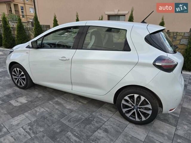 Белый Рено Зое, объемом двигателя 0 л и пробегом 65 тыс. км за 12300 $, фото 6 на Automoto.ua