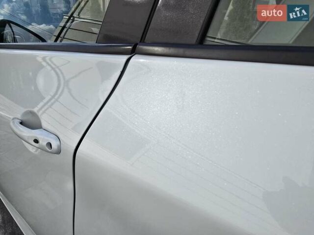 Белый Рено Зое, объемом двигателя 0 л и пробегом 65 тыс. км за 12300 $, фото 61 на Automoto.ua