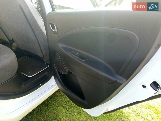 Рено Зое 2020 в Ходорів на Automoto.ua Белый Рено Зое, объемом двигателя 0 л и пробегом 46 тыс. км за 12800 $, фото 5 на Automoto.ua