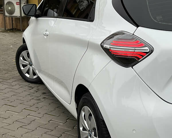 Белый Рено Зое, объемом двигателя 0 л и пробегом 31 тыс. км за 11999 $, фото 15 на Automoto.ua