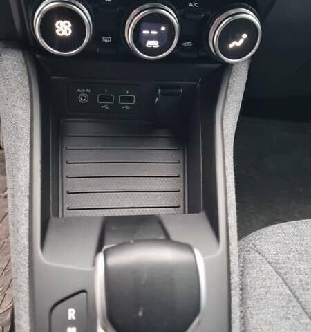 Білий Рено Зое, об'ємом двигуна 0 л та пробігом 78 тис. км за 11800 $, фото 28 на Automoto.ua