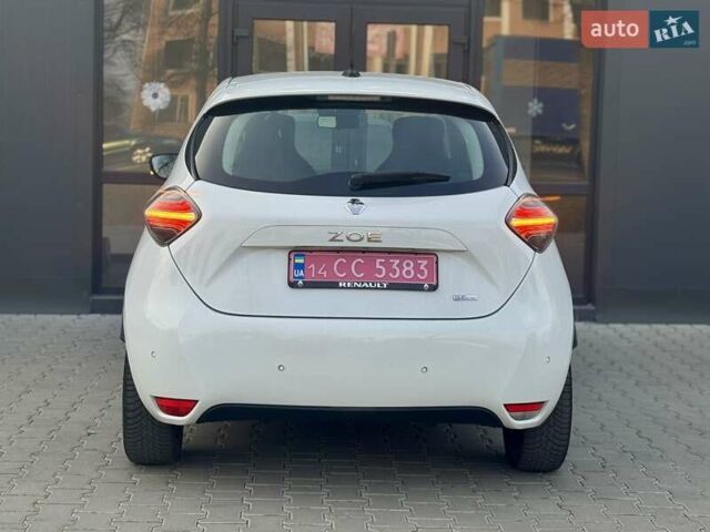 Белый Рено Зое, объемом двигателя 0 л и пробегом 86 тыс. км за 10850 $, фото 56 на Automoto.ua