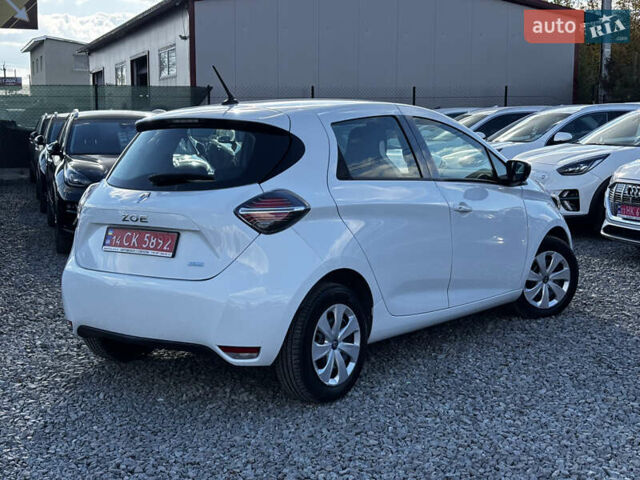 Белый Рено Зое, объемом двигателя 0 л и пробегом 30 тыс. км за 11900 $, фото 8 на Automoto.ua