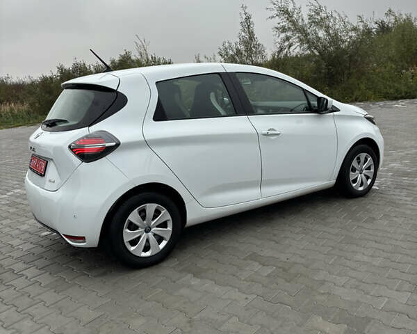 Белый Рено Зое, объемом двигателя 0 л и пробегом 15 тыс. км за 12700 $, фото 10 на Automoto.ua