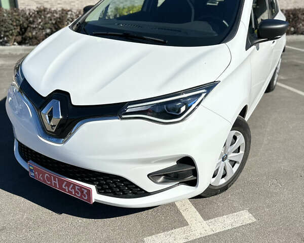 Белый Рено Зое, объемом двигателя 0 л и пробегом 7 тыс. км за 12999 $, фото 1 на Automoto.ua