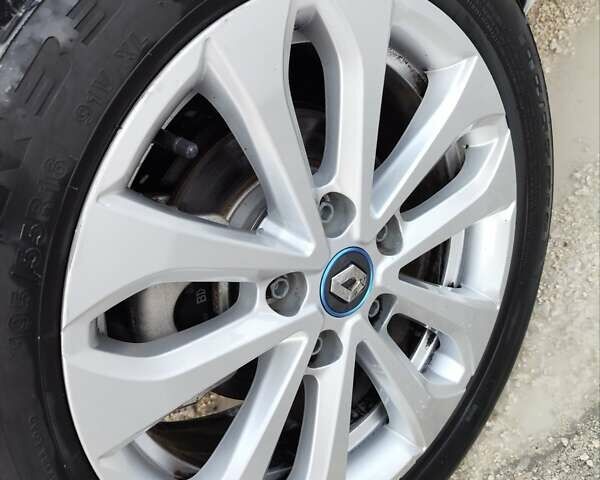 Білий Рено Зое, об'ємом двигуна 0 л та пробігом 47 тис. км за 12300 $, фото 12 на Automoto.ua