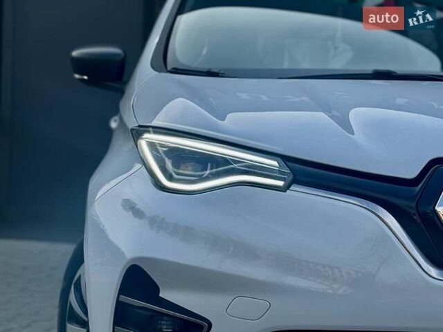 Белый Рено Зое, объемом двигателя 0 л и пробегом 86 тыс. км за 10850 $, фото 12 на Automoto.ua