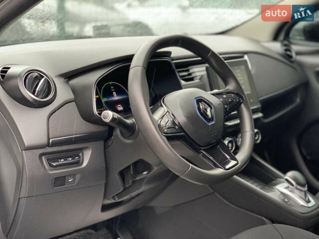 Белый Рено Зое, объемом двигателя 0 л и пробегом 47 тыс. км за 12499 $, фото 23 на Automoto.ua