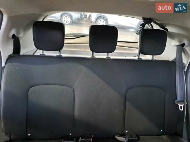 Белый Рено Зое, объемом двигателя 0 л и пробегом 67 тыс. км за 13000 $, фото 11 на Automoto.ua