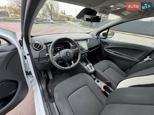 Белый Рено Зое, объемом двигателя 0 л и пробегом 116 тыс. км за 11499 $, фото 14 на Automoto.ua