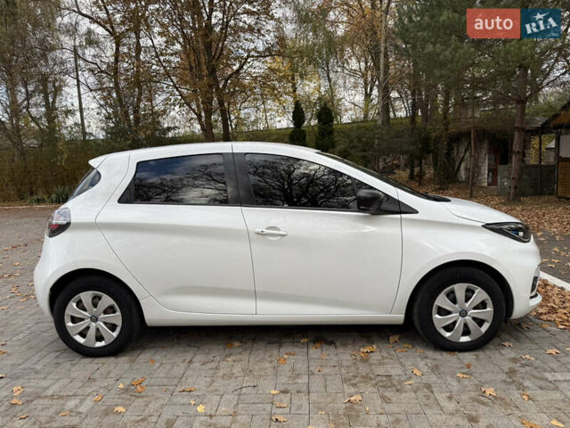 Белый Рено Зое, объемом двигателя 0 л и пробегом 30 тыс. км за 12300 $, фото 3 на Automoto.ua