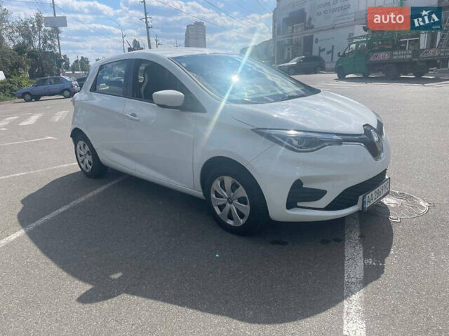 Белый Рено Зое, объемом двигателя 0 л и пробегом 60 тыс. км за 11500 $, фото 4 на Automoto.ua