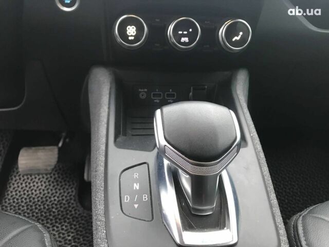 Білий Рено Зое, об'ємом двигуна 0 л та пробігом 40 тис. км за 13790 $, фото 3 на Automoto.ua