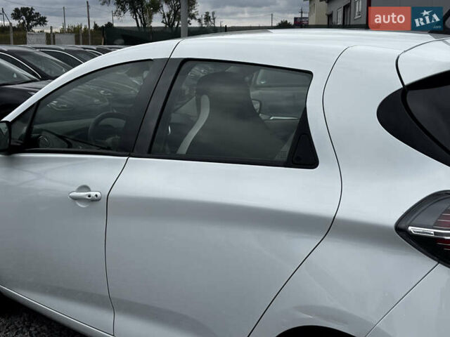 Белый Рено Зое, объемом двигателя 0 л и пробегом 41 тыс. км за 11600 $, фото 18 на Automoto.ua