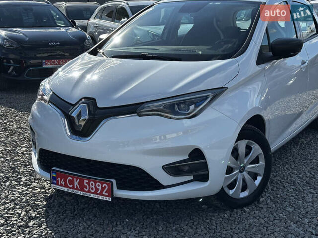 Белый Рено Зое, объемом двигателя 0 л и пробегом 30 тыс. км за 11900 $, фото 5 на Automoto.ua