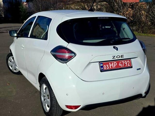 Белый Рено Зое, объемом двигателя 0 л и пробегом 112 тыс. км за 10900 $, фото 8 на Automoto.ua