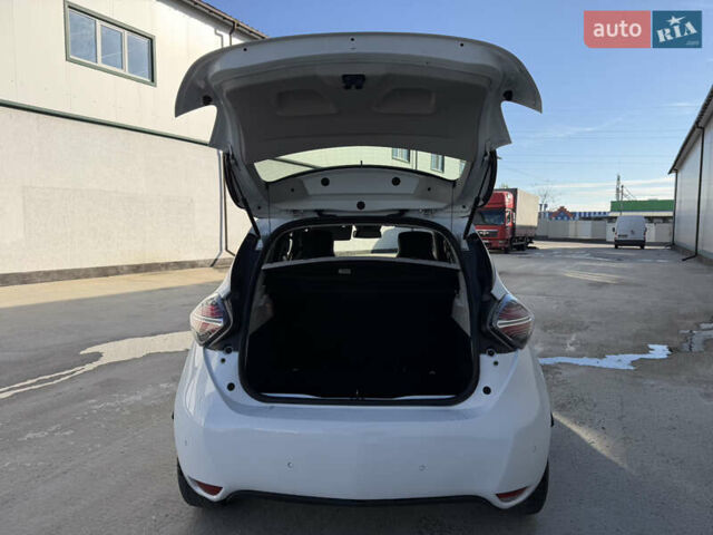 Белый Рено Зое, объемом двигателя 0 л и пробегом 93 тыс. км за 11500 $, фото 14 на Automoto.ua