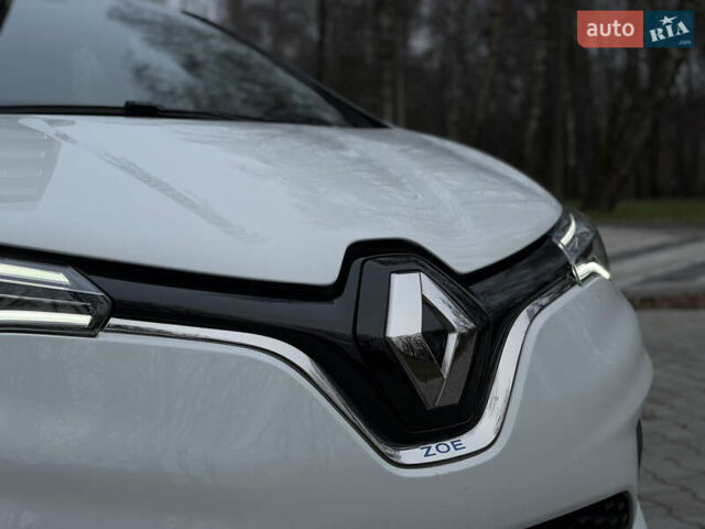 Білий Рено Зое, об'ємом двигуна 0 л та пробігом 28 тис. км за 12222 $, фото 11 на Automoto.ua