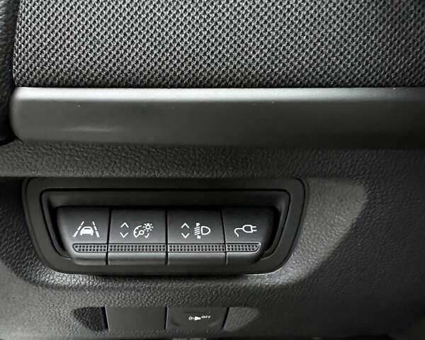 Белый Рено Зое, объемом двигателя 0 л и пробегом 31 тыс. км за 11999 $, фото 60 на Automoto.ua