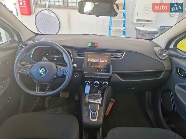 Белый Рено Зое, объемом двигателя 0 л и пробегом 53 тыс. км за 13500 $, фото 7 на Automoto.ua