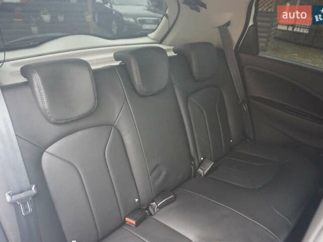 Белый Рено Зое, объемом двигателя 0 л и пробегом 122 тыс. км за 13000 $, фото 46 на Automoto.ua