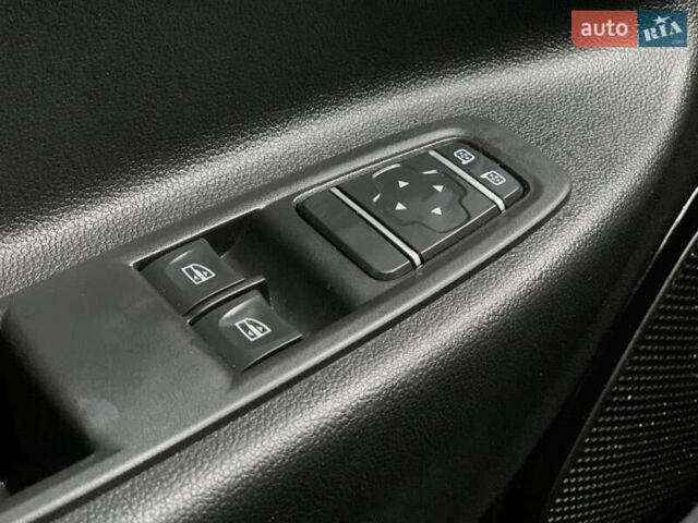 Белый Рено Зое, объемом двигателя 0 л и пробегом 47 тыс. км за 12499 $, фото 34 на Automoto.ua