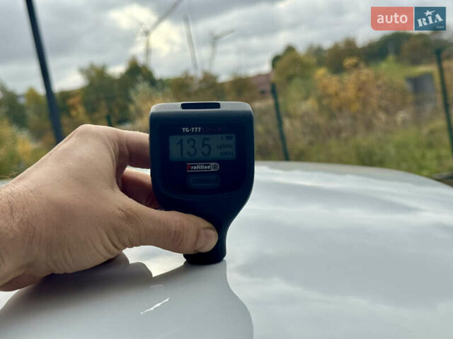 Белый Рено Зое, объемом двигателя 0 л и пробегом 70 тыс. км за 12999 $, фото 52 на Automoto.ua