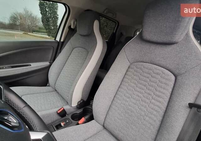 Білий Рено Зое, об'ємом двигуна 0 л та пробігом 78 тис. км за 11800 $, фото 25 на Automoto.ua