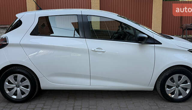 Белый Рено Зое, объемом двигателя 0 л и пробегом 44 тыс. км за 11999 $, фото 7 на Automoto.ua