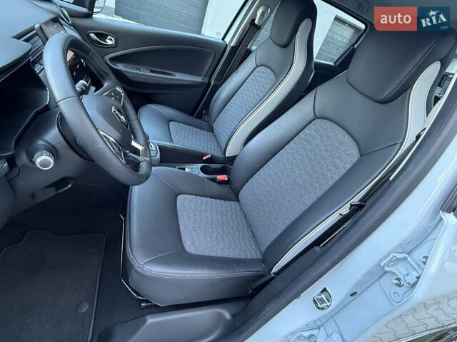 Білий Рено Зое, об'ємом двигуна 0 л та пробігом 23 тис. км за 13150 $, фото 24 на Automoto.ua