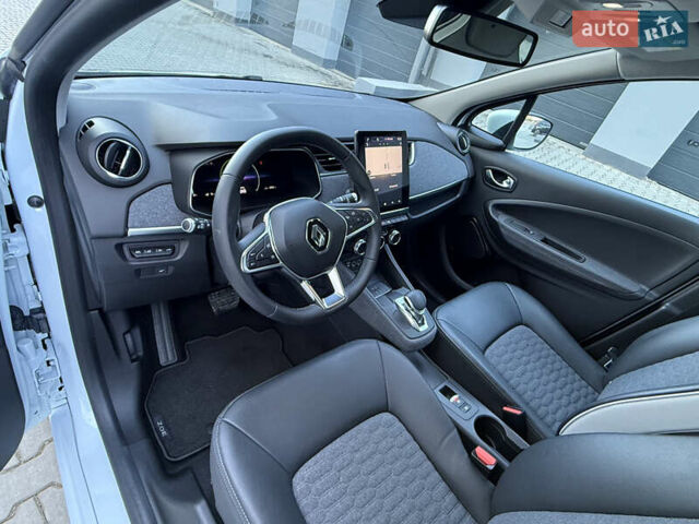 Білий Рено Зое, об'ємом двигуна 0 л та пробігом 23 тис. км за 13150 $, фото 25 на Automoto.ua