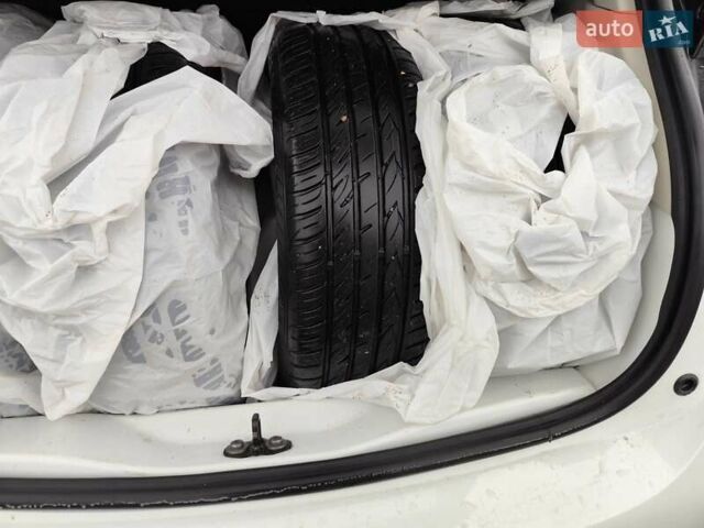 Рено Зое 2020 в Киеве на Automoto.ua Белый Рено Зое, объемом двигателя 0 л и пробегом 112 тыс. км за 13333 $, фото 29 на Automoto.ua