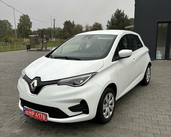 Белый Рено Зое, объемом двигателя 0 л и пробегом 55 тыс. км за 11900 $, фото 2 на Automoto.ua