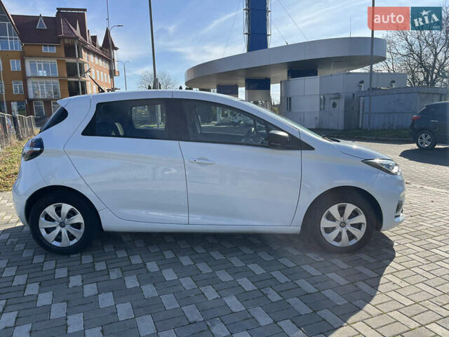 Белый Рено Зое, объемом двигателя 0 л и пробегом 56 тыс. км за 12500 $, фото 1 на Automoto.ua