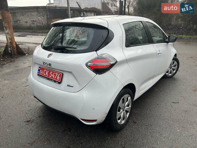 Белый Рено Зое, объемом двигателя 0 л и пробегом 58 тыс. км за 11780 $, фото 6 на Automoto.ua