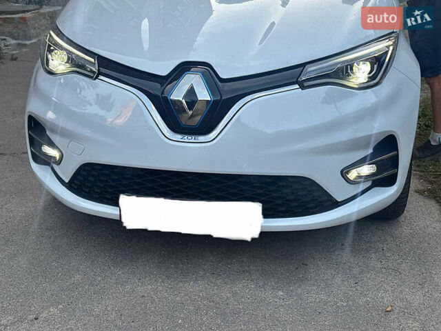 Белый Рено Зое, объемом двигателя 0 л и пробегом 26 тыс. км за 13888 $, фото 19 на Automoto.ua