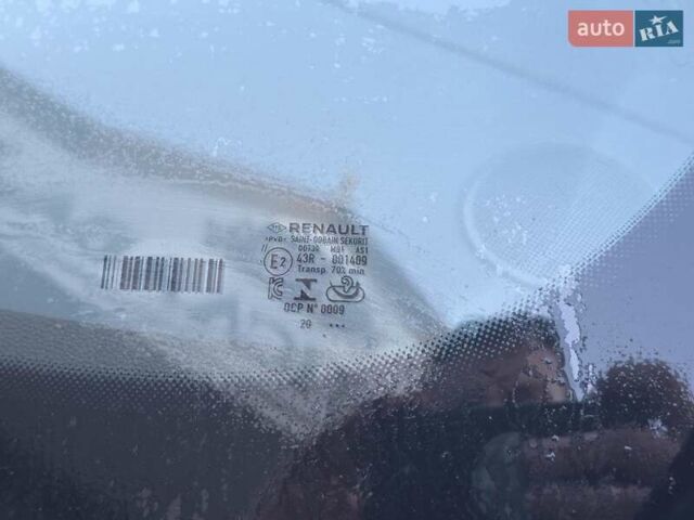 Белый Рено Зое, объемом двигателя 0 л и пробегом 85 тыс. км за 12999 $, фото 48 на Automoto.ua